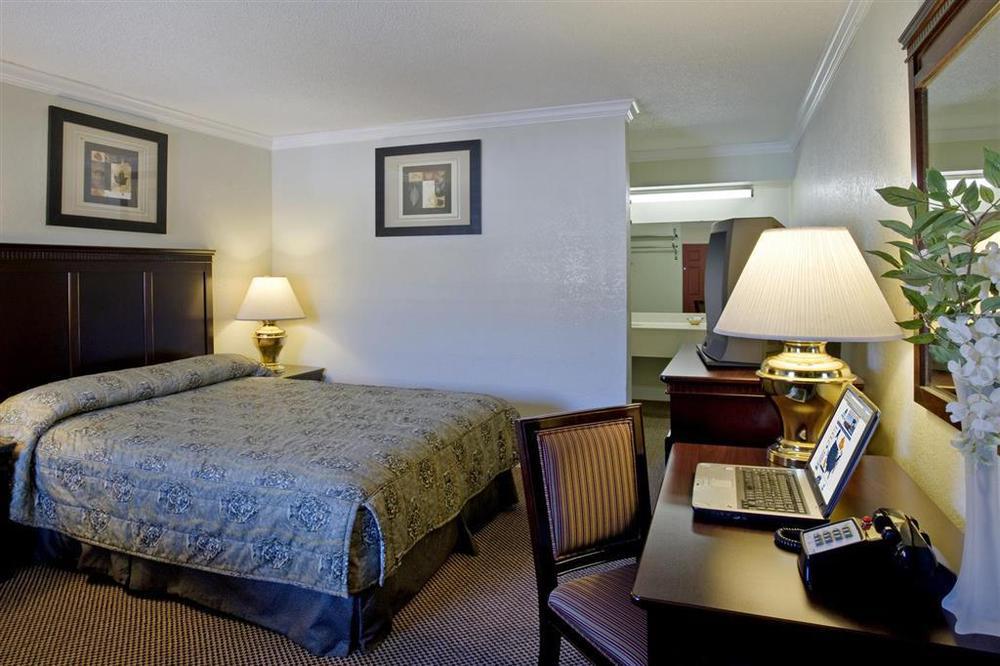 Dream Inn Fresno Quarto foto